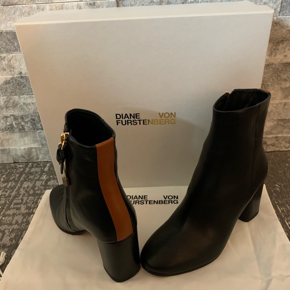 Diane Avon Furstenberg Robyn Black/Tan - Picture 1 of 7